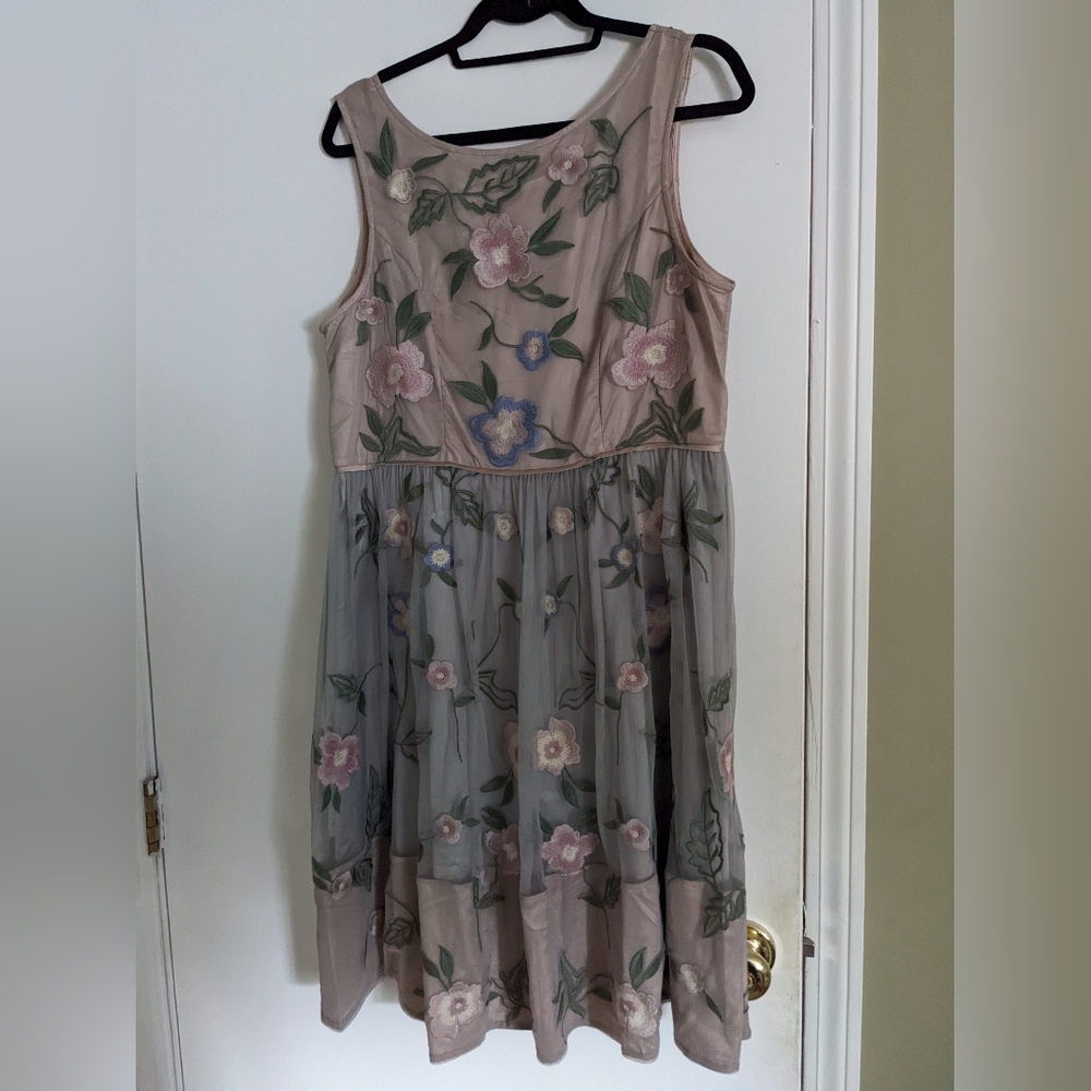 Sundance, size 10 floral dress